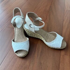 Lucky Brand Creamy White Espadrille Wedges Size 9